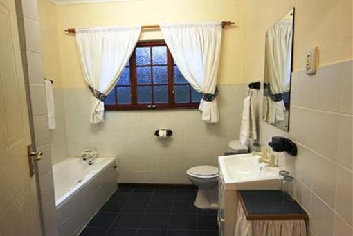 фото отеля Thatchings Guest House
