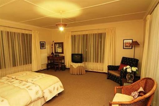 фото отеля Thatchings Guest House