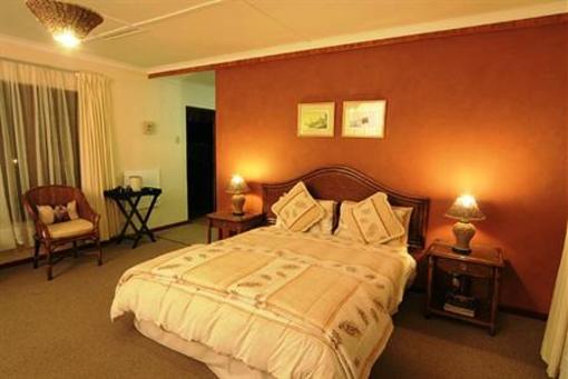 фото отеля Thatchings Guest House
