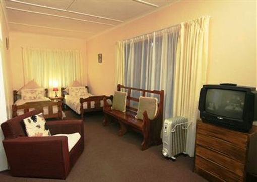 фото отеля Thatchings Guest House