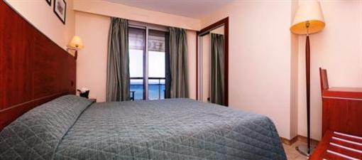 фото отеля Hotel l'Amiral L'Ile-Rousse