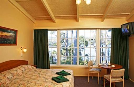 фото отеля The Fox and Hounds Inn