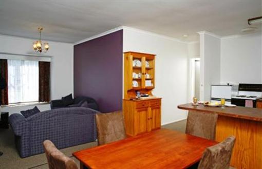 фото отеля The Fox and Hounds Inn