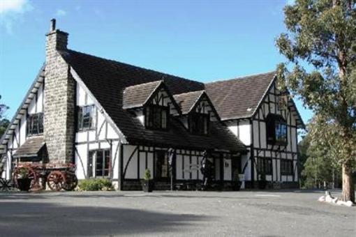 фото отеля The Fox and Hounds Inn