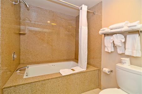фото отеля BEST WESTERN Newport Mesa Inn