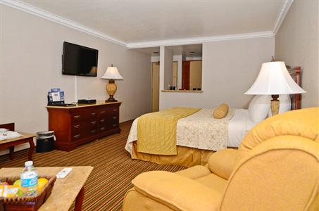 фото отеля BEST WESTERN Newport Mesa Inn