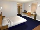 фото отеля Travelodge Merthyr Tydfil