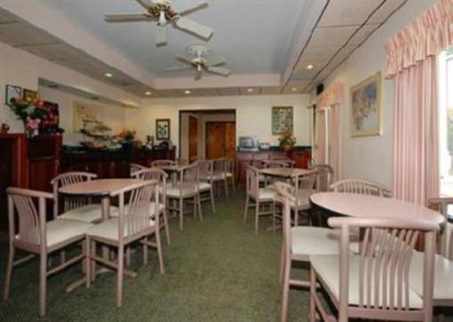 фото отеля Econo Lodge Waycross
