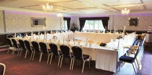 фото отеля Maesmawr Hall Hotel Caersws