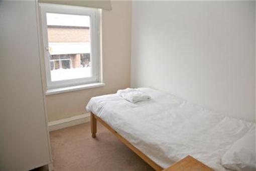 фото отеля Constantinou Apartments Cardiff