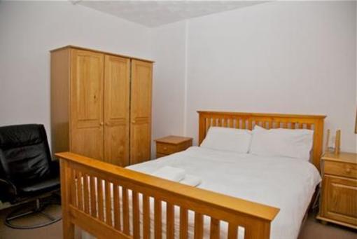 фото отеля Constantinou Apartments Cardiff