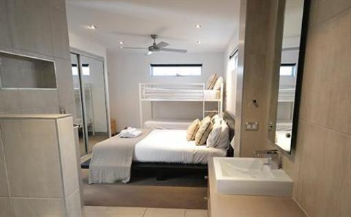 фото отеля Alex Beach House