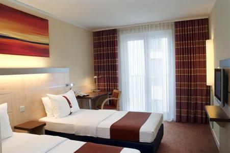 фото отеля Holiday Inn Express Baden-Baden