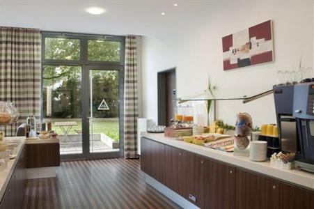 фото отеля Holiday Inn Express Baden-Baden