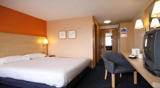 фото отеля Travelodge Reading M4 Westbound
