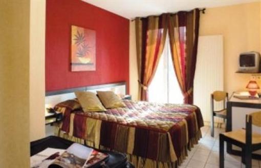 фото отеля Le Medicis Hotel Roussillon (Rhône-Alpes)
