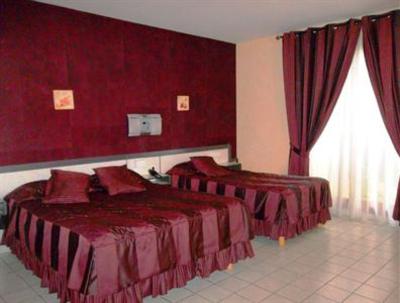 фото отеля Le Medicis Hotel Roussillon (Rhône-Alpes)
