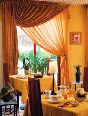 фото отеля Le Medicis Hotel Roussillon (Rhône-Alpes)