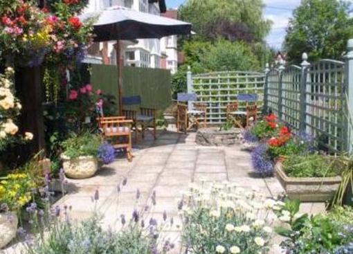 фото отеля Lyndhurst House Bed and Breakfast