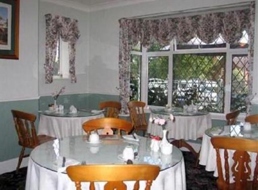 фото отеля Lyndhurst House Bed and Breakfast