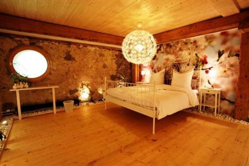 фото отеля Rainhof Scheune Hotel Kirchzarten