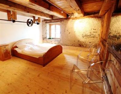 фото отеля Rainhof Scheune Hotel Kirchzarten
