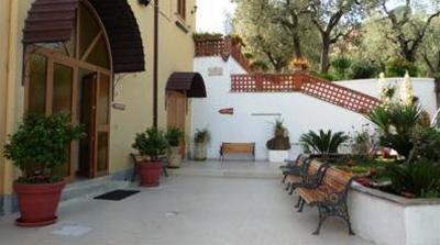 фото отеля Hotel Oasi Della Madre