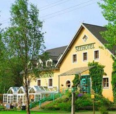 фото отеля Seehotel & Wellnessdorf Arche Noah Burg