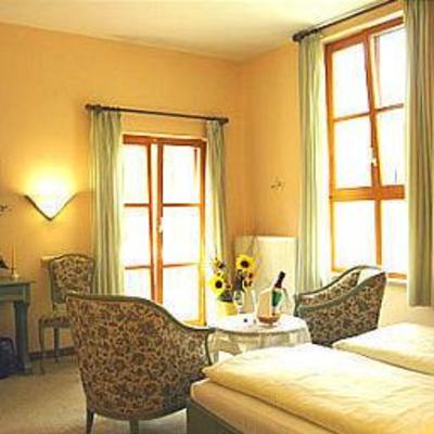 фото отеля Seehotel & Wellnessdorf Arche Noah Burg