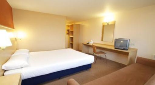 фото отеля Travelodge Hotel Fort Dunlop Birmingham