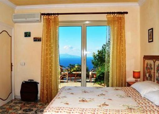 фото отеля Alle Ginestre Capri B&B