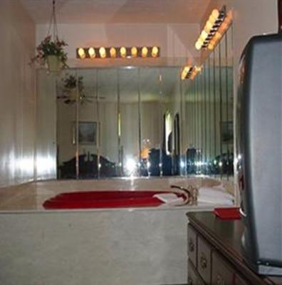 фото отеля Red Carpet Inn Boone