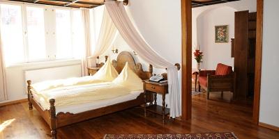 фото отеля Hotel Deutsches Haus Dinkelsbuhl