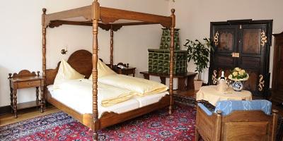 фото отеля Hotel Deutsches Haus Dinkelsbuhl