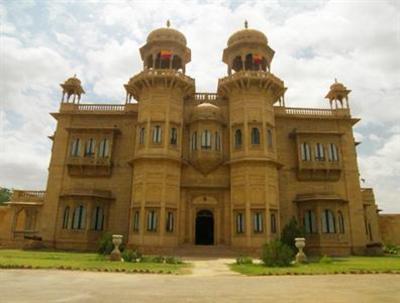 фото отеля Jawahar Niwas Palace