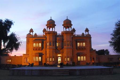фото отеля Jawahar Niwas Palace