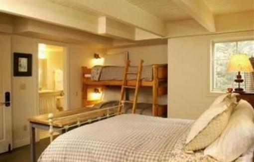 фото отеля Little Red Ski Haus Lodge Aspen