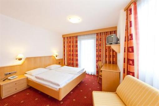 фото отеля Hotel Mondschein Vipiteno