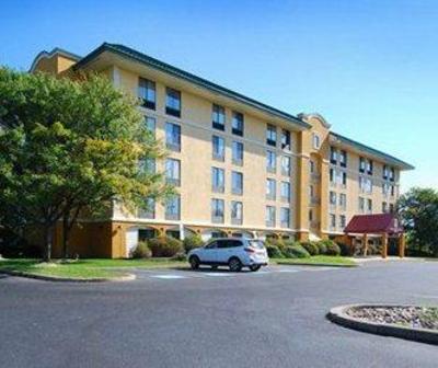 фото отеля Quality Inn & Suites Bensalem