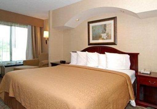 фото отеля Quality Inn & Suites Bensalem