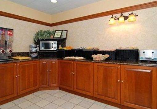 фото отеля Quality Inn & Suites Bensalem