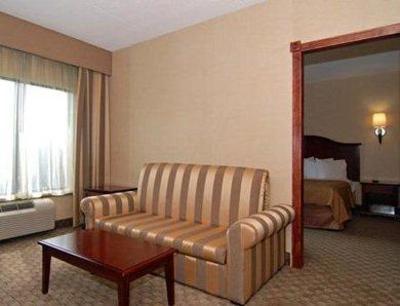 фото отеля Quality Inn & Suites Bensalem