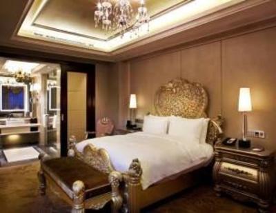 фото отеля G Charlton Noble International Hotel