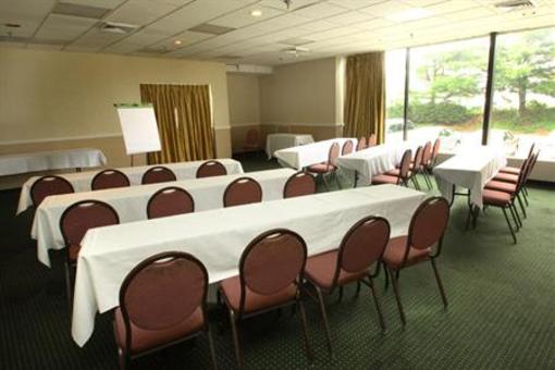 фото отеля Ramada Inn Stratford (Connecticut)