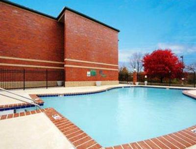 фото отеля Baymont Inn & Suites Knoxville Cedar Bluff