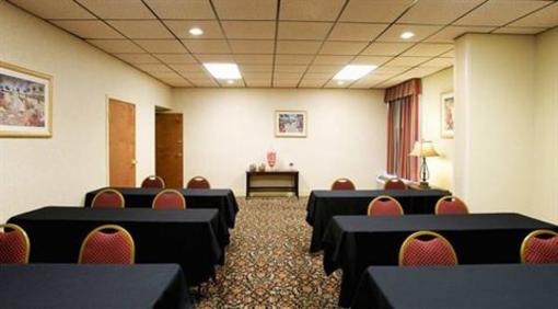 фото отеля Hampton Inn Evansville