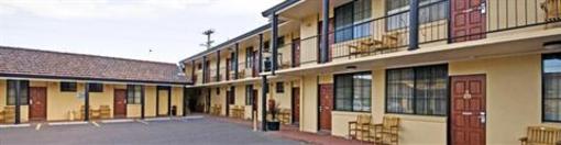 фото отеля Quality Inn Country Plaza Queanbeyan