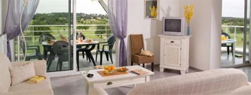 фото отеля Madame Vacances Residence Le Domaine Des Fontenelles Saint-Gilles-Croix-de-Vie