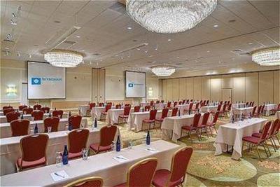 фото отеля Wyndham Andover