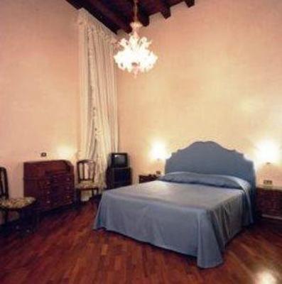фото отеля Piccola Fenice Hotel Venice